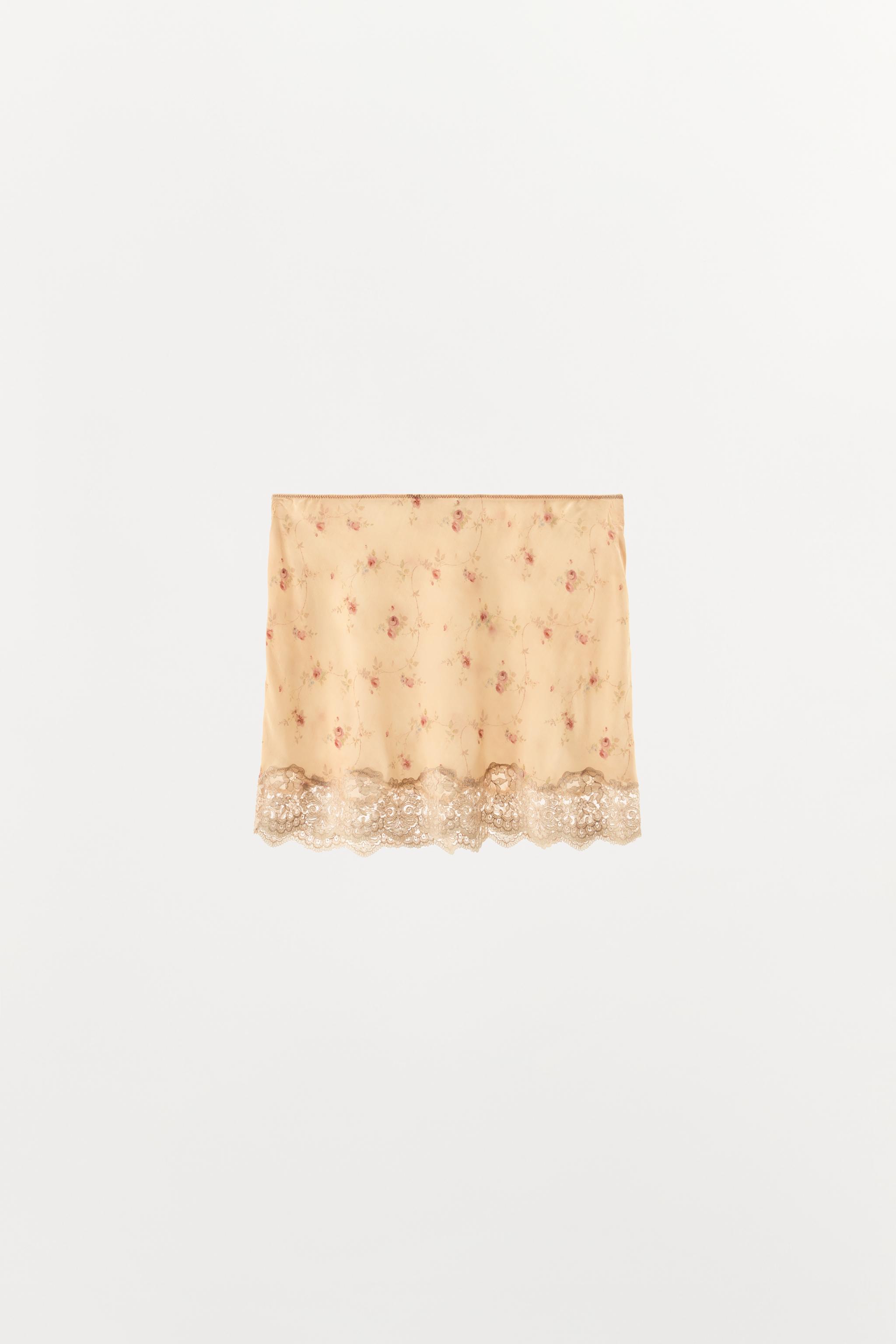 JUPE À IMPRIMÉ FLEURI ET DENTELLE